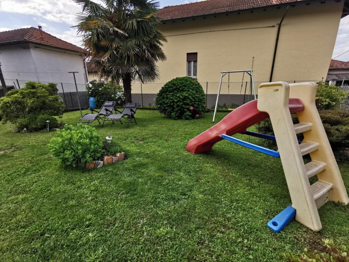 Villa Grandma'S Garden House Angera Exterior foto